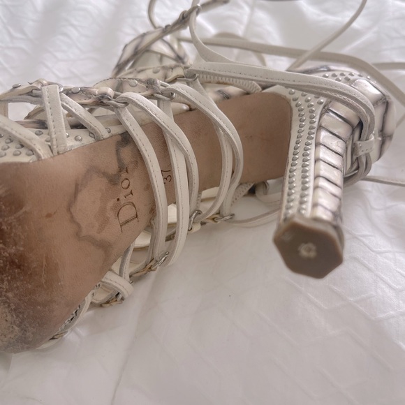 Beautiful 😻 Dior sandals - Picture 1 of 2